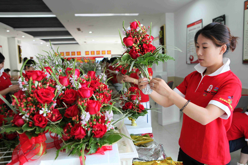 鮮花獻給华信人